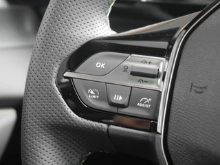 Peugeot 308 1.2 Hybrid 145 e-DCS6 GT € 6000,- DEMOVOORDEEL! | AGR stoelen | Stoel en stuurverwarming | Camera rondom | Adaptieve cruise control | Panoramadak | Afneembare trekhaak | Full led | 18 inch lichtmetalen velgen / 25