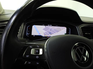 Volkswagen T-Roc 1.5 TSI Sport NAVI/CAMERA/VIRTUAL/LED/TREKH./17"LMV! / 17