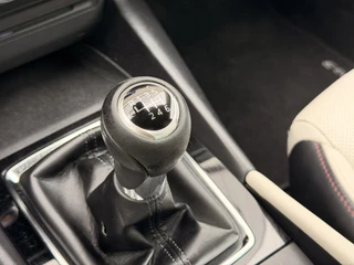 Mazda 3 Sedan 2.0 SkyActiv-G Leder HUD 18' Camera Keyless Navi Cruise Clima / 26