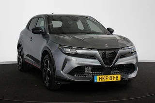 Alfa Romeo Junior 1.2 Turbo Hybrid Ibrida Speciale Pack Techno Stoelverwarming Camera / 2