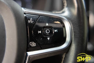 Volvo XC60 2.0 Recharge T8 AWD R-Design | Pano | 20 inch | Stoelventilatie | HUD | Harman Kardon | Memory beide kanten | Camera | ACC | BLIS / 8