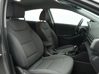 Hyundai IONIQ 1.6 GDi PHEV Comfort Carplay navigatie | Trekhaak | Camera | S / 18