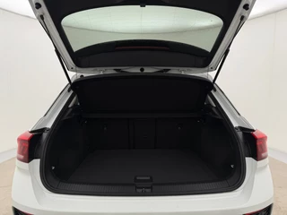 Volkswagen T-Roc 1.5 TSI Sport | Trekhaak | Adaptive Cruise | Stoelverwarming | Digital Dash | CarPlay / 25