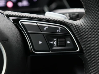 Audi A3 Sportback 45 TFSi 272 Pk e S-line Competition | Trekhaak | Stoelverwarming | Adaptive Cruise | Half Leer | Camera | Carplay | 18 Inch | 28.601 Km !! / 28