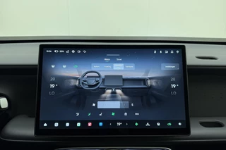 Leapmotor B10 Design ProMax 67.1 kWh | Nu met €1000,- voorraadvoordeel! | WLTP 434km | 750kg trekgewicht | Stoel en stuur verwarming | 360 graden camera | Lederen bekleding | Panoramadak | Led | Regensensor | Sfeerverlichting | Elektrisch verstelbare voorstoelen / 23