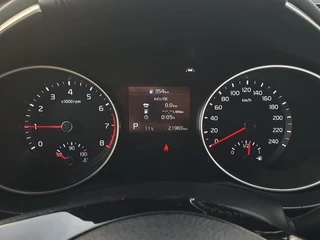 Kia XCeed 1.5 T-GDI MHEV DynamicLine *Cruise & Clima* / 6