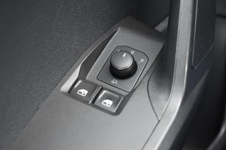 SEAT Ibiza 1.0 TSI STYLE PDC / CLIMA / APPLE-CARPLAY ANDROID AUTO / NL-AUTO / 16