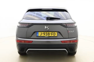 DS 7 Crossback 1.2 PureTech Performance Line 130 PK | Handgeschakeld | Alcantara bekleding | Camera | Parkeersensor | Navigatie | Cruise Control | Licht metalen velgen | 1e eigenaar / 12