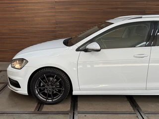 Volkswagen Golf Variant 1.4 TSI R-line | 150pk | DSG Camera | Licht+Zicht | Ambient | Winter Pakket / 48