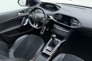 Peugeot 308 SW 1.2T Blue Lease GT | Panorama dak | 18'' Lichtmetalen velgen | Full LED | Trekhaak | Alcantara bekleding | Digitale Cockpit | Apple Carplay & Android Auto | Keyless Entry & Start | Camera | Climate Control | Navigatie | VOL! / 17