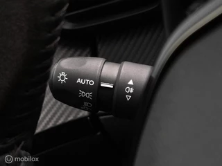 PEUGEOT 2008 1.2 PURETECH ACTIVE/LED/CARPLAY/CRUISE/PDC/BLUETOOTH / 43