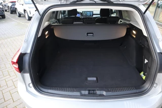 Ford Focus Wagon 125PK HYBRID TITANIUM-X VIRTUAL-COCKPIT B&O AUDIO CLIMA P-SENSOREN 17"LMV LED CAMERA WINTERPACK NL-AUTO / 6
