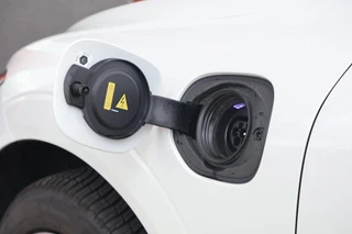 Volvo XC60 T6 Recharge AWD R-Design | Trekhaak | Parkeercamera |Panoramadak | Longe Range | Keyless / 9