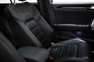 Volkswagen T-Roc 2.0 TSI 4Motion R | PANORAMADAK | BEATS | AKRAPOVIC UITLAAT | CAMERA | TREKHAAK / 13