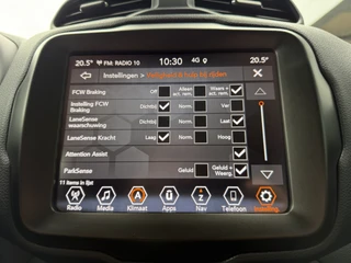 Jeep Renegade 4xe 240 Plug-in Hybrid Electric Trailhawk (Navigatie - LED - Keyless Entry - Parkeersensoren V+A - Automatische Airco - 4WD - 17" incl 4S - Dodehoek detectie) / 24