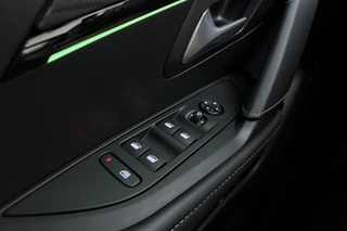 Peugeot 208 1.2 PureTech GT Pack | 3D i-cockpit | | Alcantara bekleding | Verwarmbare voorstoelen | Adaptieve cruise control | Apple Carplay/Android Auto | Navigatie full map / 17