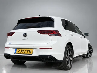 Volkswagen Golf 1.5 eTSI R-Line 150 pk Business  | 1e eigenaar | navigatie | IQ light | camera | sfeerverlichting | stoel-stuurverw. / 6