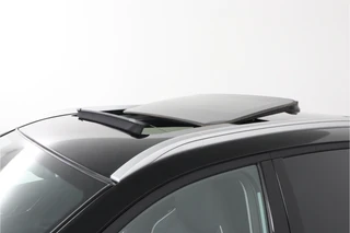Omoda 5 EV Premium 61 kWh *DEMO* - Full Options! - Stuur-/stoelverwarming - Draadloze Apple Carplay of Android Auto - Schuif-/kanteldak - 7 jaar of 150.000km Fabrieksgarantie / 35