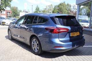 Ford Focus Wagon HYBRID 155PK TITANIUM-X NL-AUTO 1E EIGENAAR PARK.SENSOREN NAVI APPLE/ANDROID ALL SEASONS / 2