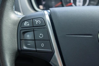 Volvo V40 2.0 T2 Inscription Parkeersensor achter|Bleutooth|Airco / 21