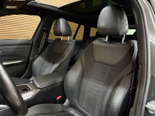 BMW 3-serie Touring 330e M-Sport Pro | LCI | Dravitgrau | 292PK | Plug-in Hybrid |Carplay | 19” | Harman Kardon | Trekhaak / 23