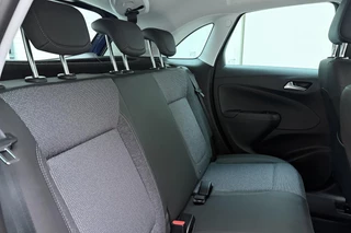 Opel Crossland 1.2 Turbo Elegance 110 PK | Navigatie | Climate control | Camera | Extra getint glas | AGR Stoel | Lichtmetalen velgen / 15