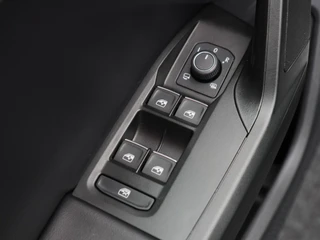 SEAT Leon Sportstourer 1.5 TSi e-Hybrid 204 Pk Automaat FR Business | Trekhaak | Carplay | Virtual Cockpit | Keyless | Adaptive Cruise | Stoel- en Stuurverwarming | 17 Inch / 21