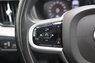 Volvo XC60 T6 Recharge AWD Inscription | Stoelverwarming | Trekhaak | Parkeercamera | Panoramadak | Pilot Assist |  BLIS  | Leder | Keyless / 37