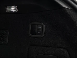 Porsche Cayenne Coupé 3.0 E-Hybrid Pano Achterasbesturing Krijtgrijs Luchtvering Softclose Stoelkoeling SOH 88,7% / 14