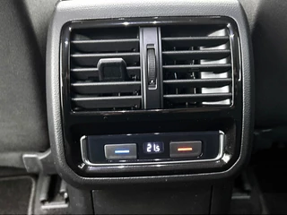 Volkswagen Passat 1.5 TSI Business | Automaat | Adaptive cruise | Stoelverwarming | CarPlay | Camera | Parkeersensoren | BTW / 34