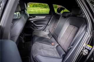 Audi A6 Avant 55 TFSI e Quattro S Line  Full Black Matrix Led Panorama 21" ACC Trekhaak / 24