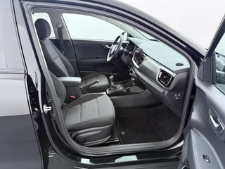 Kia Stonic 1.0 T-GDi MHEV DynamicPlusLine  - Camera - Stoel/stuurverarming - AppleCarplay - Android Auto - Fabrieksgarantie tot 04-2032 of 150.000km / 40