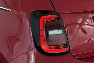 Fiat 500 3+1 La Prima 42 kWh Panoramadak Stoelverwarming Camera Apple CarPlay / 23
