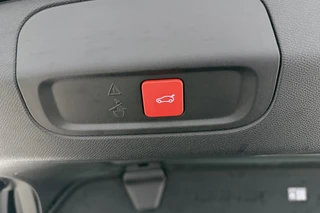 Peugeot 408 1.2 Hybrid 145 e-DCS6 GT | Adaptive Cruise Control | Matrix LED | Handsfree achterklep | Verwarmd stuurwiel | Camera | Apple Carplay & Android Auto | Navigatie | Keyless Entry & Start / 14