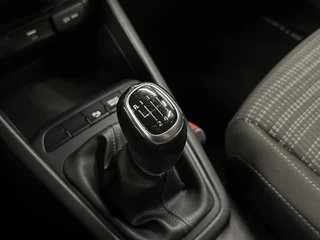Kia Stonic 1.0 T-GDi MHEV DynamicLine CAMERA CARPLAY NAVI CRUISE. / 49