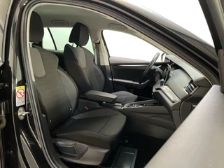 Skoda Octavia Combi 1.0 e-TSI DSG Business Edition Navigatie Parkeersensoren App-Connect DAB+ / 6