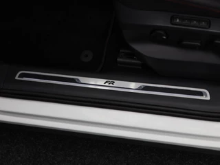 SEAT Tarraco 1.5 TSi 150 Pk Automaat FR Business Intense 7-Pers | 360 Camera | Panorama Dak | Full LED | Trekhaak | Carplay | navigatiesysteem | Climate Control | 20 Inch | 70.775 Km!! / 21