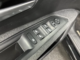 Peugeot 5008 1.2 PureTech Blue Lease Active LM NAVI CARPLAY CRUISE ECC. / 19