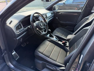 Volkswagen T-Roc 1.5 TSI Sport Business R-Line / Pano / ACC / Led / IQ Drive / Camera / Trekhaak . / 23