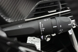 Peugeot 208 1.2 PureTech 100 Style / 29