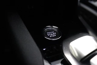Peugeot 5008 1.2 PureTech Allure Pack Business 130 PK | Automaat | 7-zits | Camera | Cruise Control | Navigatie | Climate Control | Start/stop |Getinte ramen | 1e eigenaar / 36