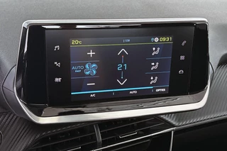 Peugeot e-2008 EV Active Pack 50 kWh Apple CarPlay Climate Control 16" / 23