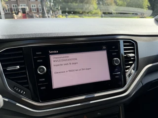 Volkswagen T-Roc 1.5 TSI Style | 51.000KM !! | Camera | Trekhaak | Keyless | Adaptive | CarPlay | / 16