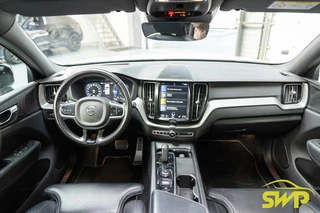 Volvo XC60 2.0 Recharge T8 AWD R-Design | Pano | 20 inch | Stoelventilatie | HUD | Harman Kardon | Memory beide kanten | Camera | ACC | BLIS / 4
