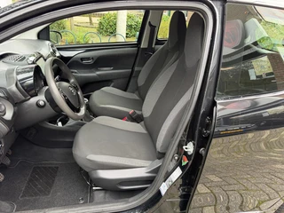 Toyota Aygo 1.0 VVT-i x-clusiv / 15