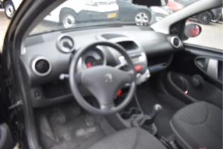 Peugeot 107 1.0 Active BOEKJES , NAP EN ONDERHOUDSHISTORIE / 13