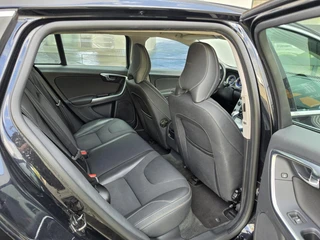 Volvo V60 1.6 T3 R-Design / 24
