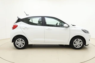 Hyundai i10 1.0 Premium | Camera | Parkeersensoren | Climate control | Weinig kilometers | Cruise control | DAB Radio / 10