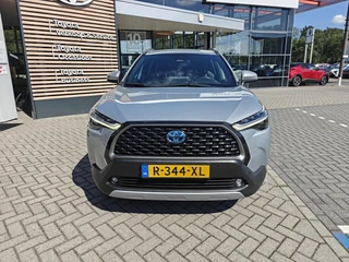 Toyota Corolla Cross 2.0 High Power Hybrid First Edition BLIND-SPOT EL-ACHTERKLEP LM-VELGEN KEYLESS PARK-SENSOREN STOELVERW DRAADLOOS-LADEN AD-CRUISE BLUETOOTH / 2