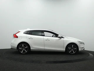 Volvo V40 1.5 T3 Polar+ Sport Trekhaak | Panoramadak | Navigatie | Camera / 7